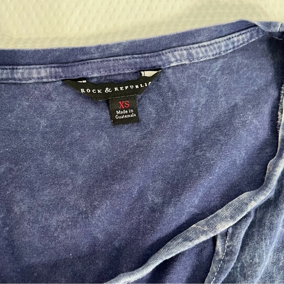 Guns N’ Roses graphic band tee women’s size XS - Picture 6 of 10